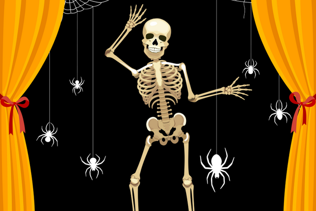 image d'un squelette sur une scène de théâtre