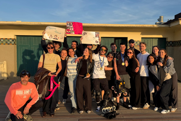 La famille et les amis attendaient les jeunes sportifs sur les planches de Deauville.