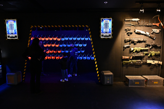 au sein de Laserball