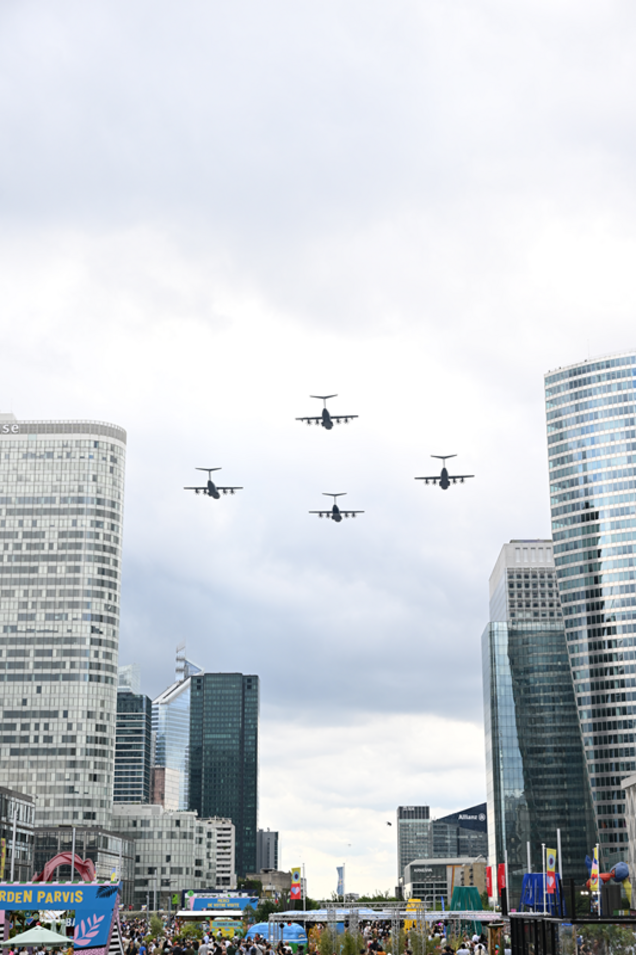 La Fête nationale, l'édition 2025, le défilé militaire aérien au-dessus de la Défense
