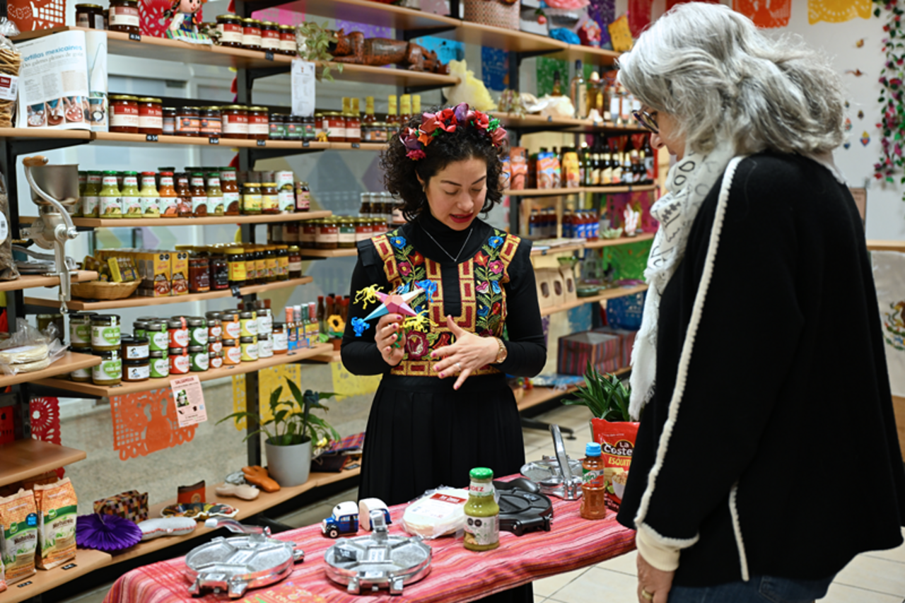 Jenny Salinas dans sa boutique El Colibri